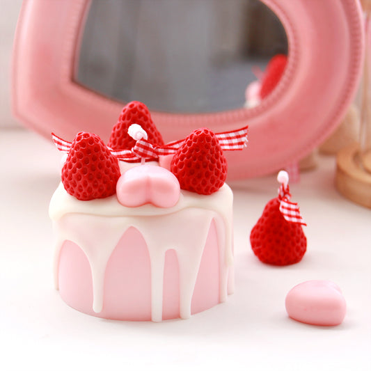 “Strawberry Cake” Aromatherapy Candle  PL51876