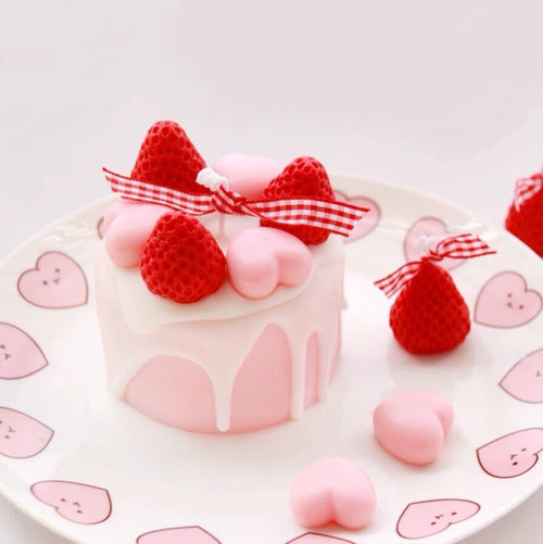 “Strawberry Cake” Aromatherapy Candle  PL51876